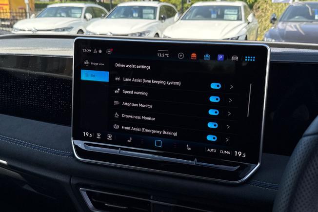 VOLKSWAGEN Tiguan Photo 40