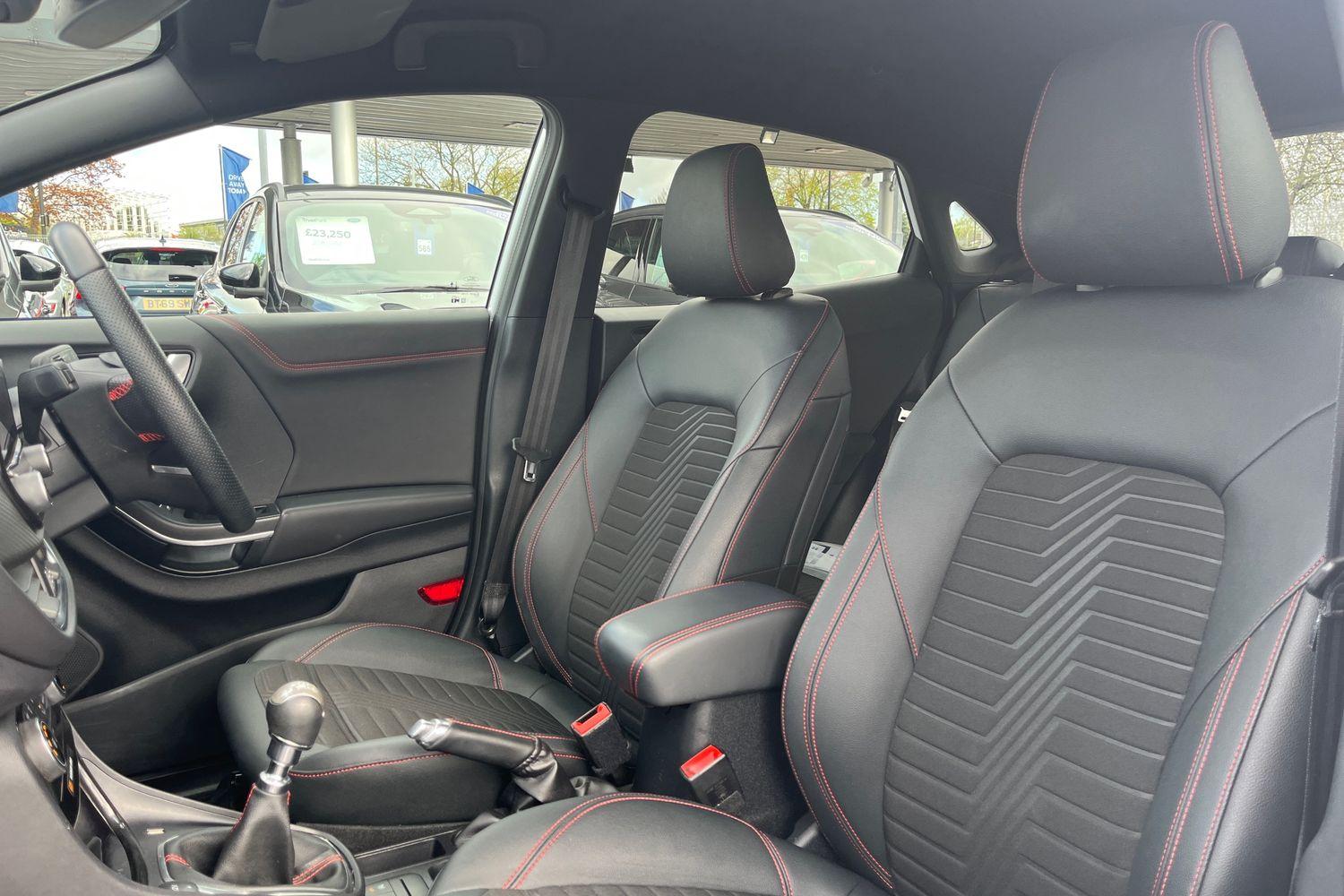 Ford PUMA Photo 18