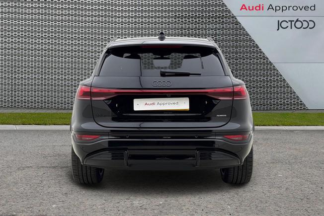 AUDI Q6 E-Tron Photo 7