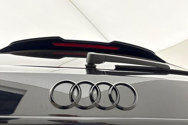 Audi RS4 Photo 26