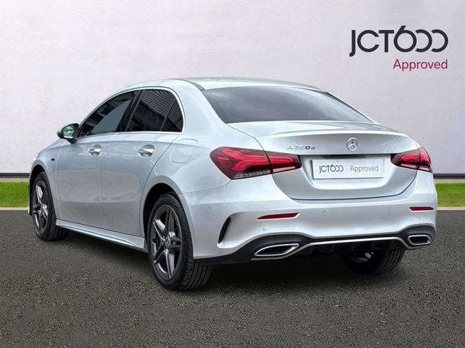 MERCEDES-BENZ A Class Photo 3