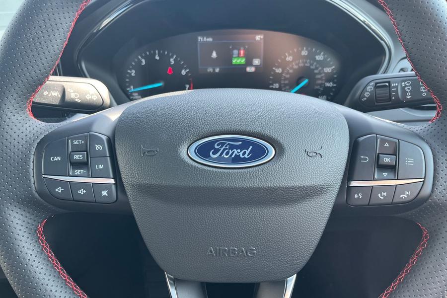 Ford FOCUS Photo autoimg-480e5a9295f8a28974b1297cdd2d7165aa21828a.jpg