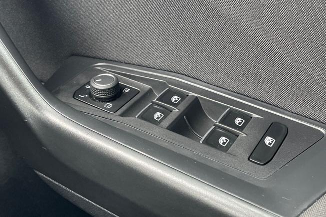 Volkswagen T-Roc Photo 42