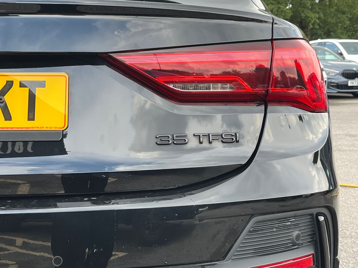 Audi Q3 Photo 21