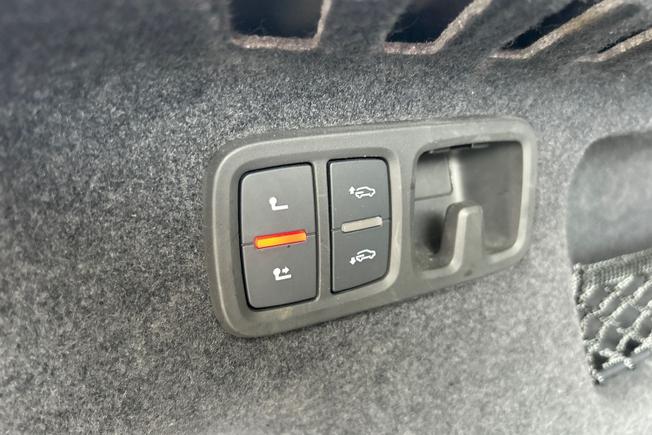 AUDI Rsq8 Photo 36