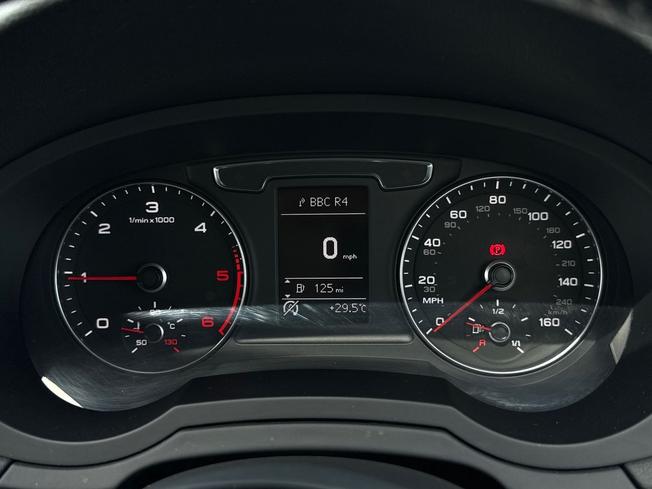 AUDI Q3 Photo 15
