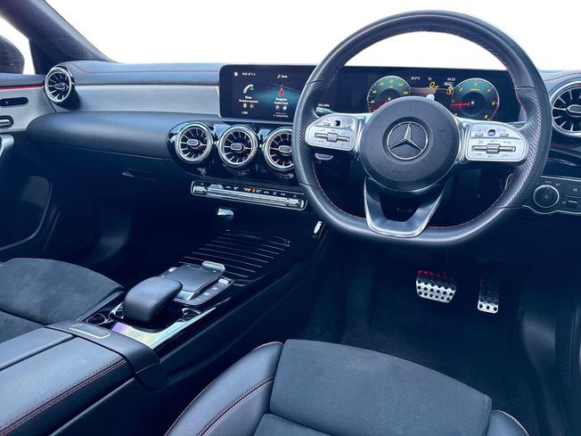MERCEDES-BENZ CLA Photo 11