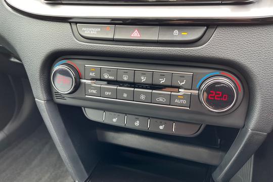 Kia Ceed Photo autoimg-482220dc505f0fbbd30f78e325581ce78475f81e.jpg