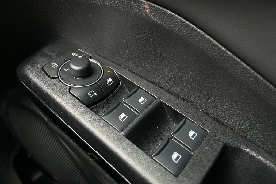 Ford Puma Photo autoimg-482389ba107016ad37087eed3152a7e4a3995d6a.jpg