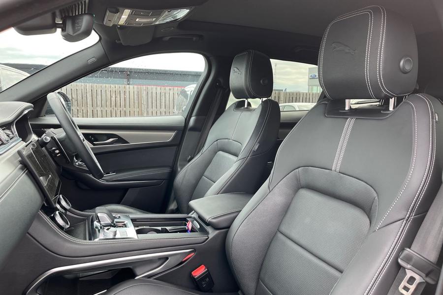 Jaguar F-PACE Photo autoimg-48262e6f5f76e637b714a1f96d12e676a131ed05.jpg