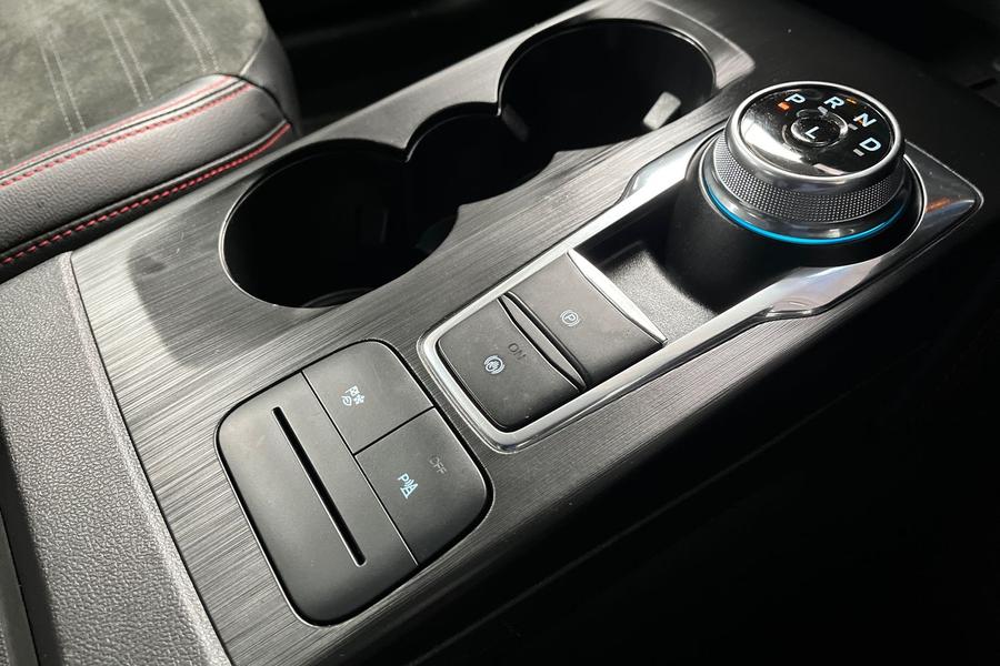 Ford Kuga Photo autoimg-482930f902e2649e85b3cb09244378e7bb187c30.jpg