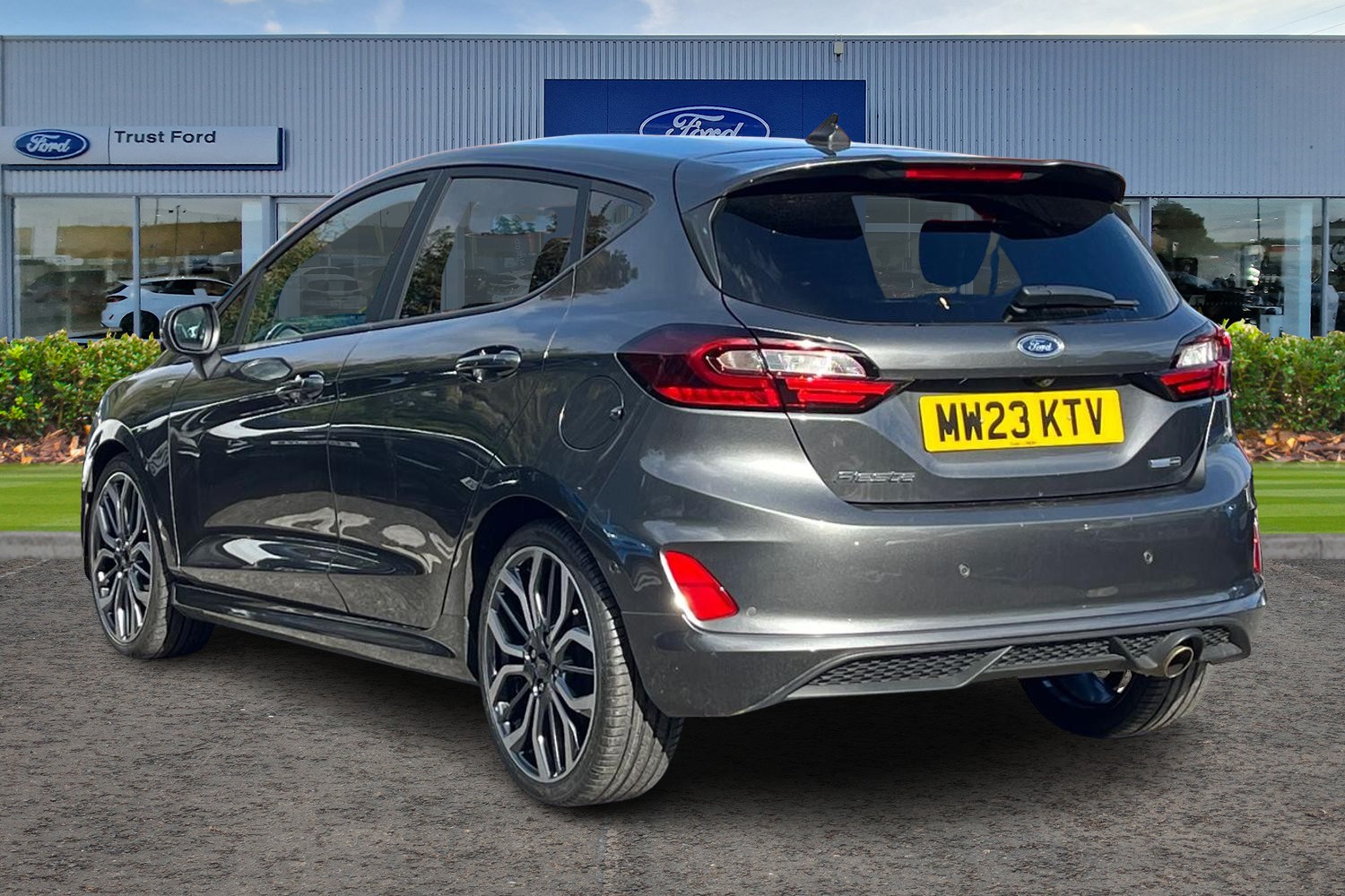 Ford Fiesta Photo 1