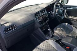 VOLKSWAGEN Tiguan Photo 2