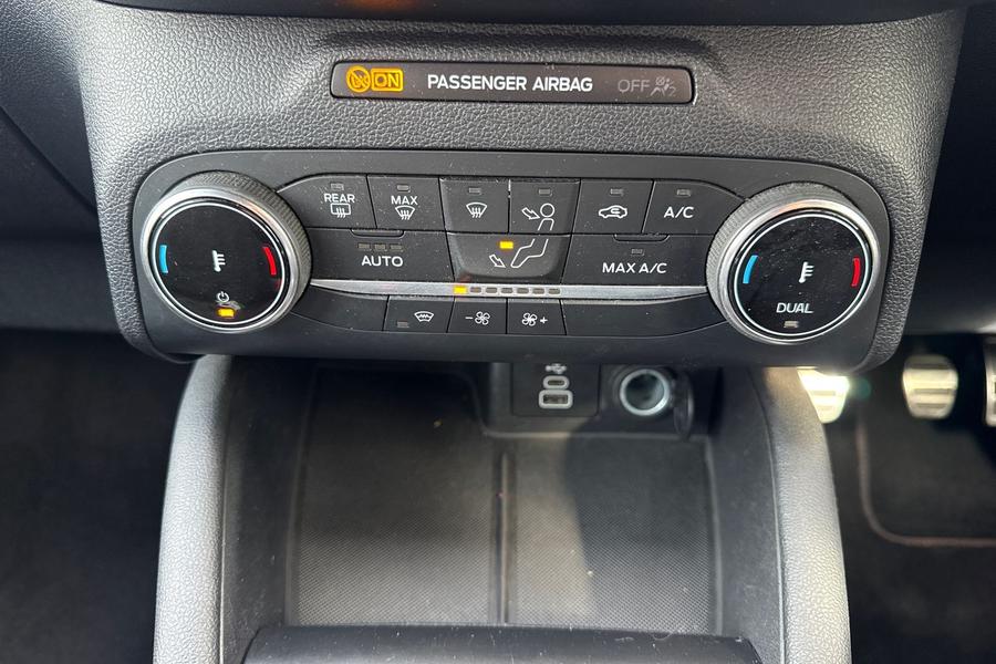 Ford KUGA Photo autoimg-4831e927d2b4f23fa671062715f29f027cc27407.jpg