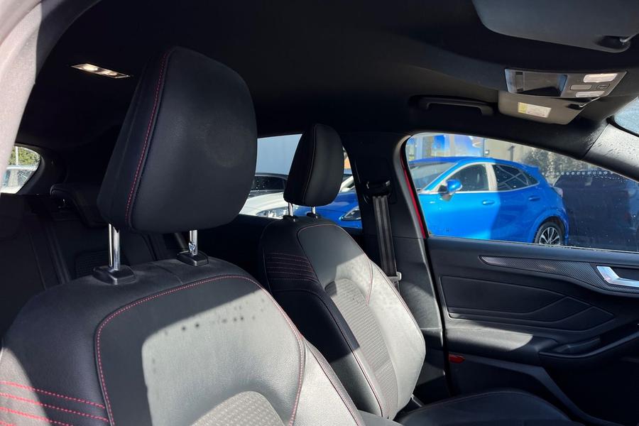 Ford FOCUS Photo autoimg-483366c450d6602bd8c914d2c1c31ebd7fdca0e2.jpg