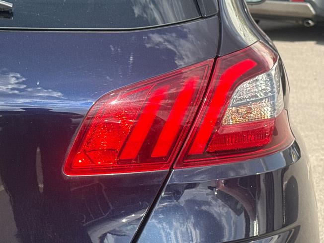 PEUGEOT 308 Photo 18