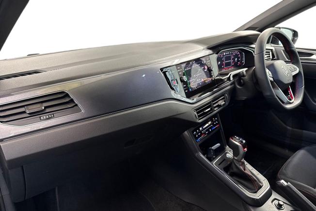 VOLKSWAGEN Polo Photo 2