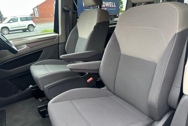 VOLKSWAGEN Multivan Photo 33