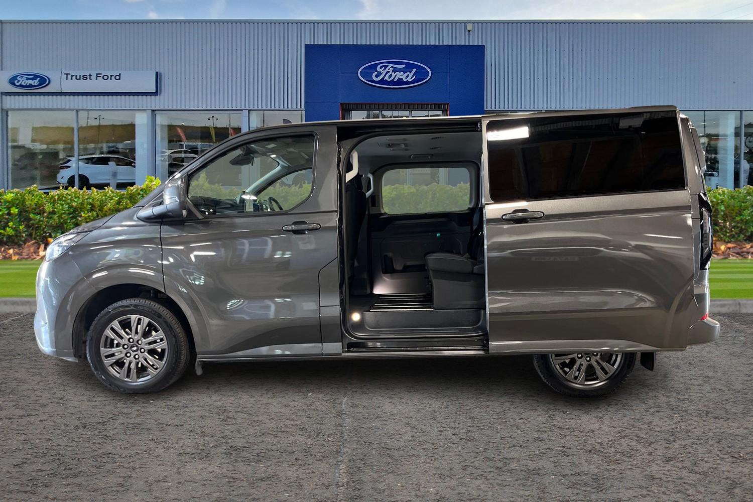 Ford TOURNEO CUSTOM Photo 4
