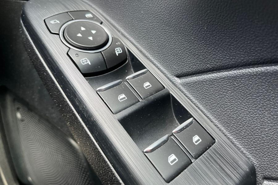 Ford KUGA Photo autoimg-4840be3032e20b0da92b125ddb46586fe291cb47.jpg