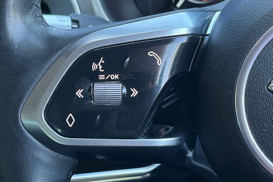 Jaguar I-PACE Photo autoimg-48417d67eef2f551dff0c3924f35f2f4737dd1b8.jpg