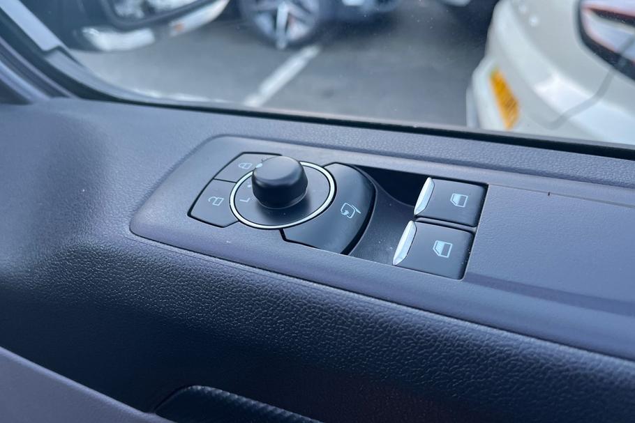 Used Ford TRANSIT CUSTOM 27