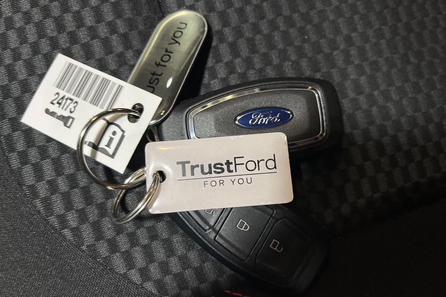 Ford PUMA Photo autoimg-484d484ce6a7c644176047bf83a4a953cf542e74.jpg