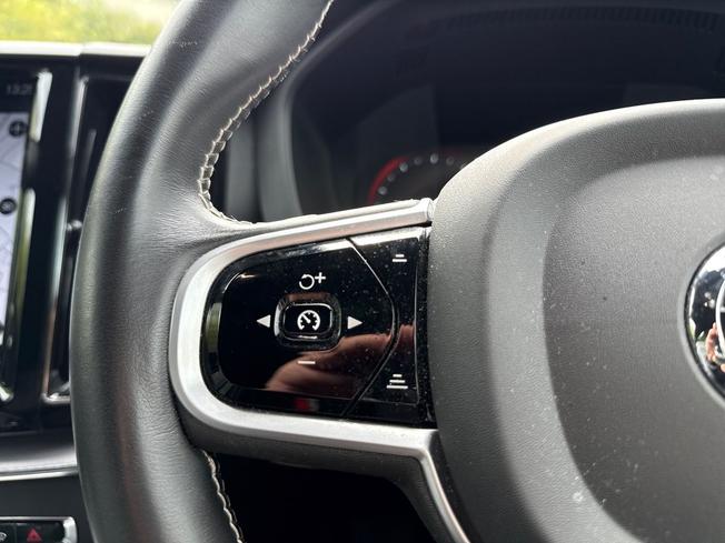 VOLVO XC60 Photo 16
