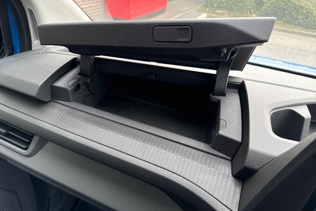 VOLKSWAGEN e-Transporter Photo 33