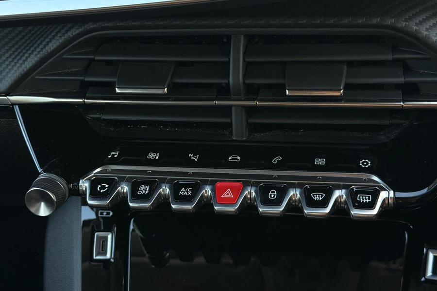 Peugeot 208 Photo autoimg-4857fc745c7cdd21d576e932bcd5c72ed89bd379.jpg