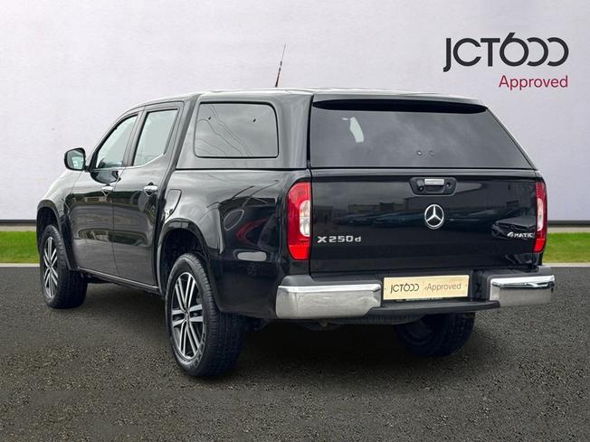 MERCEDES-BENZ X Class Photo 3