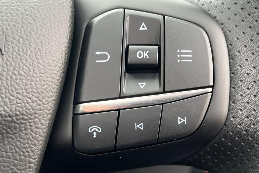 Ford KUGA Photo autoimg-485d5b3bbc0936b1af5eb4e9ebf8760019d8e3bf.jpg