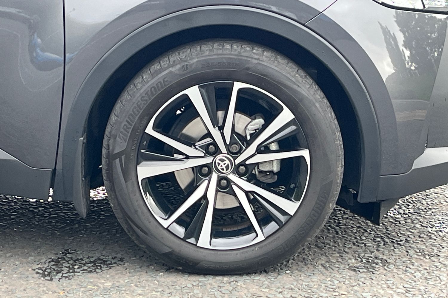 Toyota C-HR Photo 7