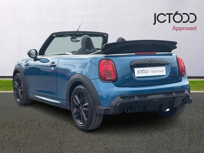MINI Convertible Photo 3