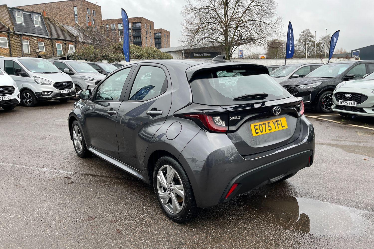 Toyota YARIS Photo 32