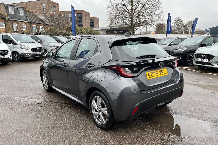 Toyota YARIS Photo autoimg-4863bdc2736e2bd16f1ddb83747aba4a0a566762.jpg