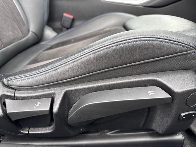 BMW 2 Series Photo 24