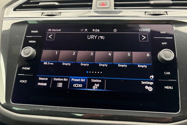 VOLKSWAGEN Tiguan Photo 13