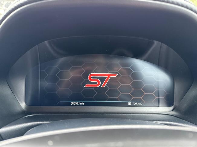 FORD Fiesta Photo 15