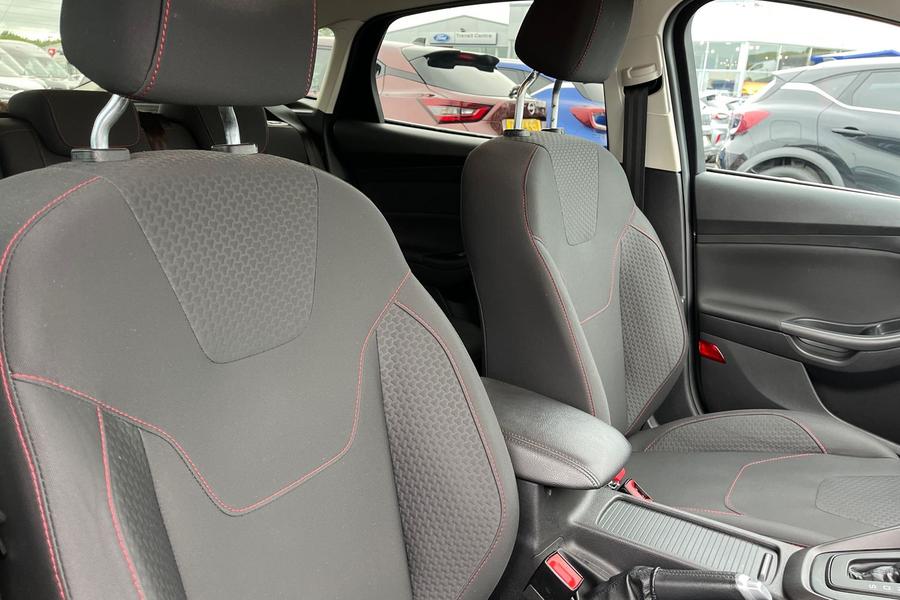 Ford FOCUS Photo autoimg-4875a2b90f2cf2a8d904de1e72a9962a791b3495.jpg