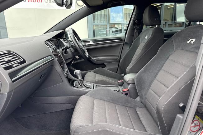 VOLKSWAGEN Golf Photo 41
