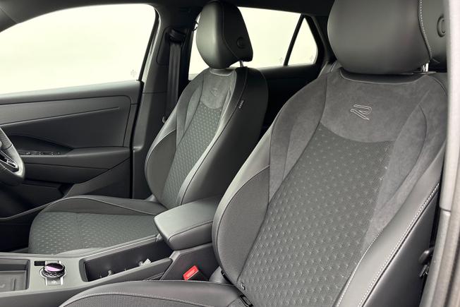 VOLKSWAGEN  T-Roc Photo 31