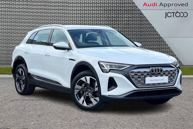AUDI Q8 E-Tron Photo 1