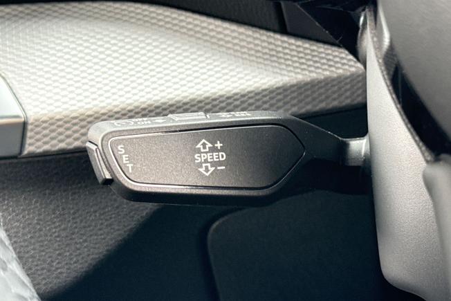 Audi Q2 Photo 33