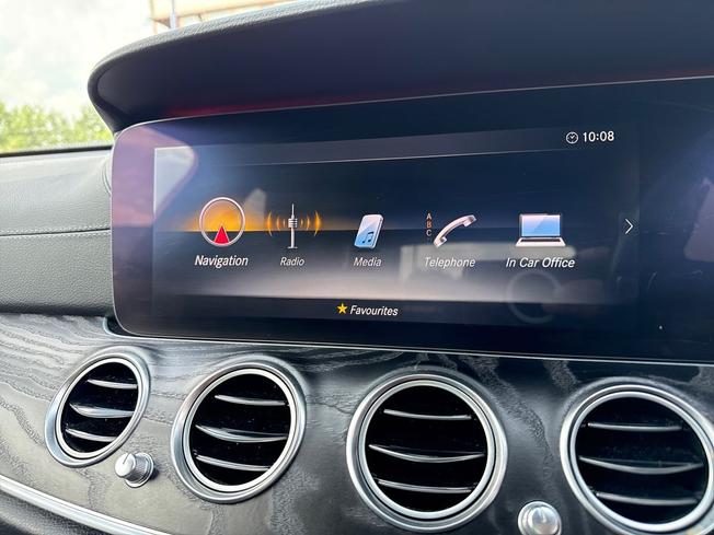 MERCEDES-BENZ E Class Photo 34
