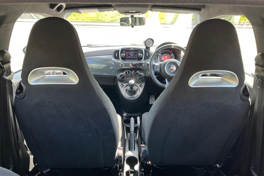Abarth 595 Photo autoimg-4887eef0c438f0b078ae2576c35326e9bb485e00.jpg