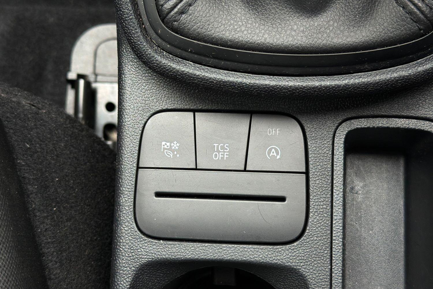 Ford FIESTA Photo 27
