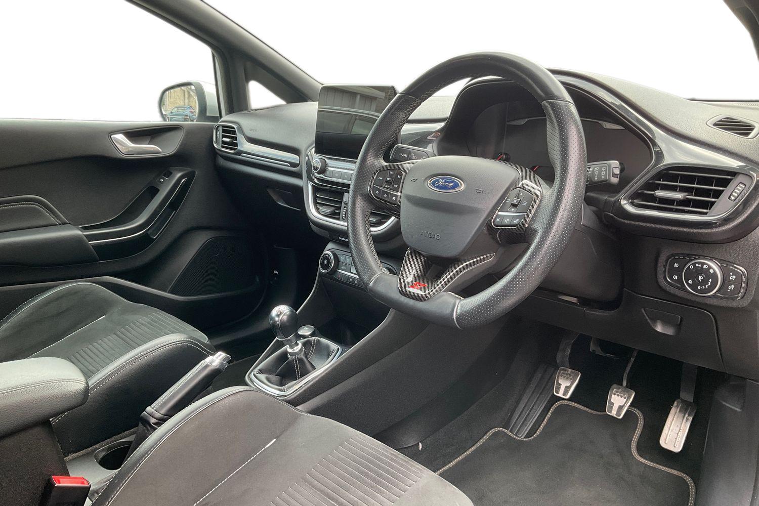 Ford Fiesta Photo 8