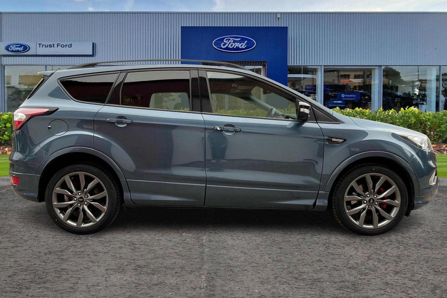 Ford KUGA Photo 2