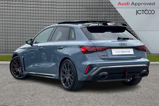 AUDI RS3 Photo 3